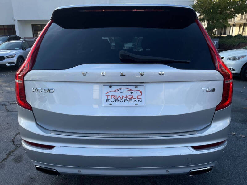 2016 Volvo XC90 T6 Momentum