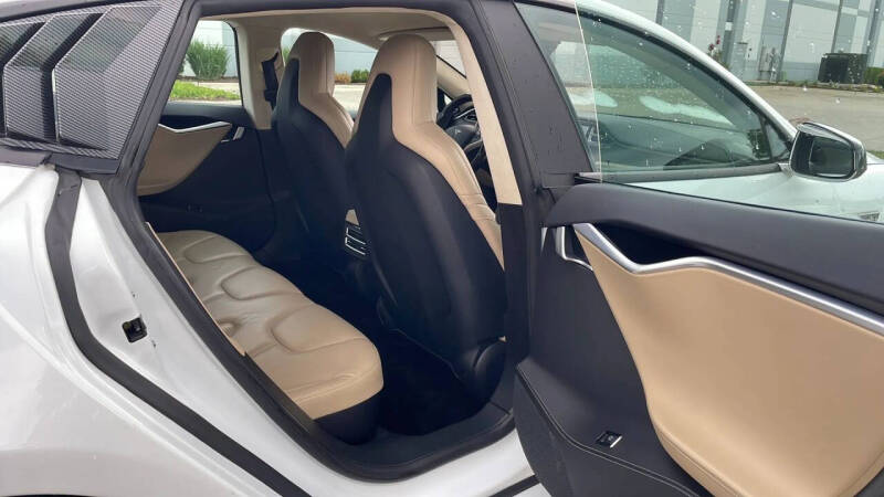 2015 Tesla Model S