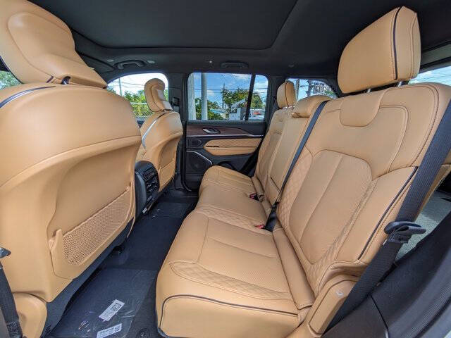 2025 Jeep Grand Cherokee Summit