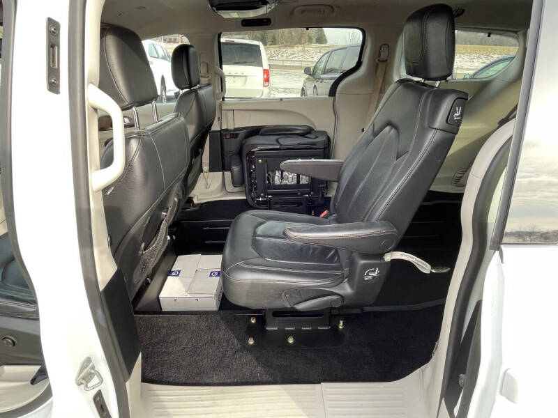 2019 Chrysler Pacifica Touring L