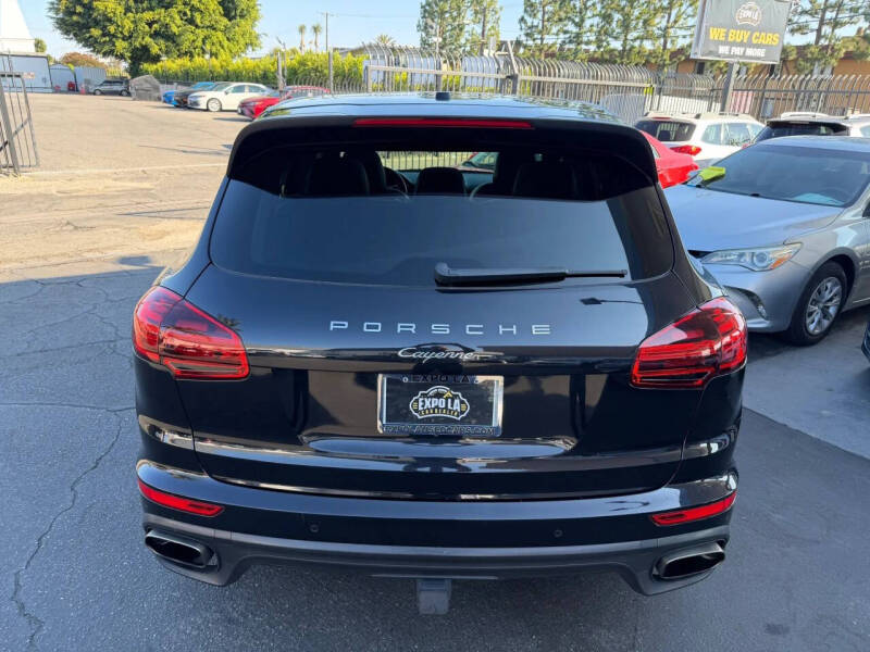 2017 Porsche Cayenne Platinum Edition