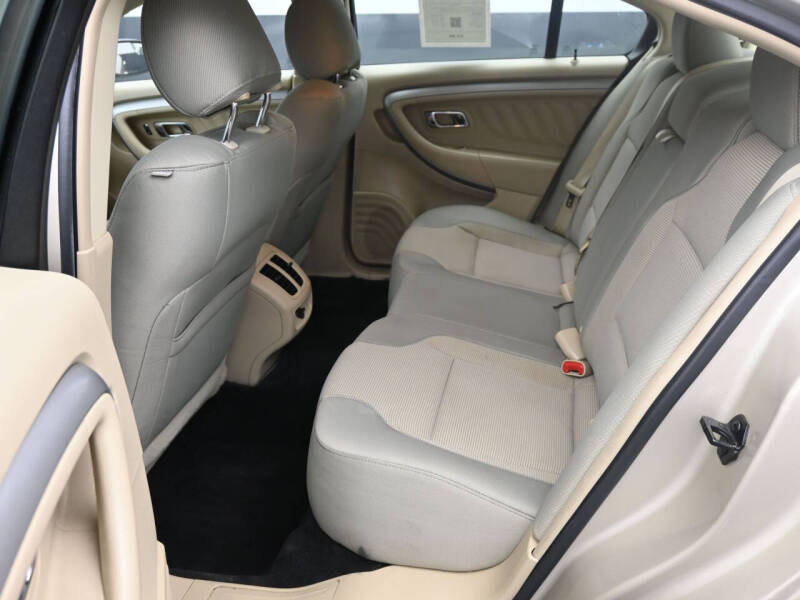 2017 Ford Taurus SEL