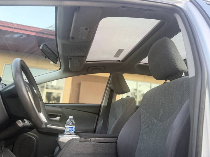 2014 Toyota Prius v Three