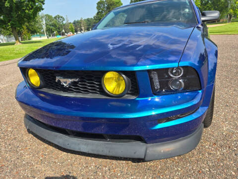 2005 Ford Mustang GT Deluxe