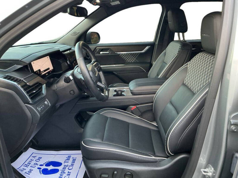 2025 GMC Acadia Denali