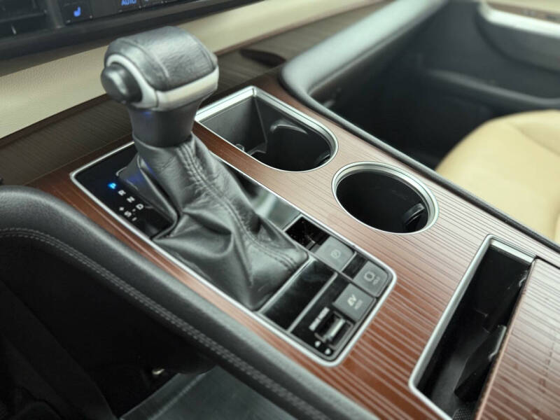 2021 Toyota Sienna XLE 8-Passenger