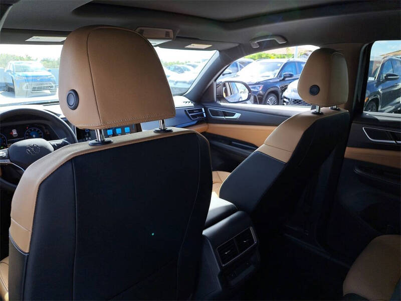 2026 Volkswagen Atlas Cross Sport SEL R-Line Black 4Motion