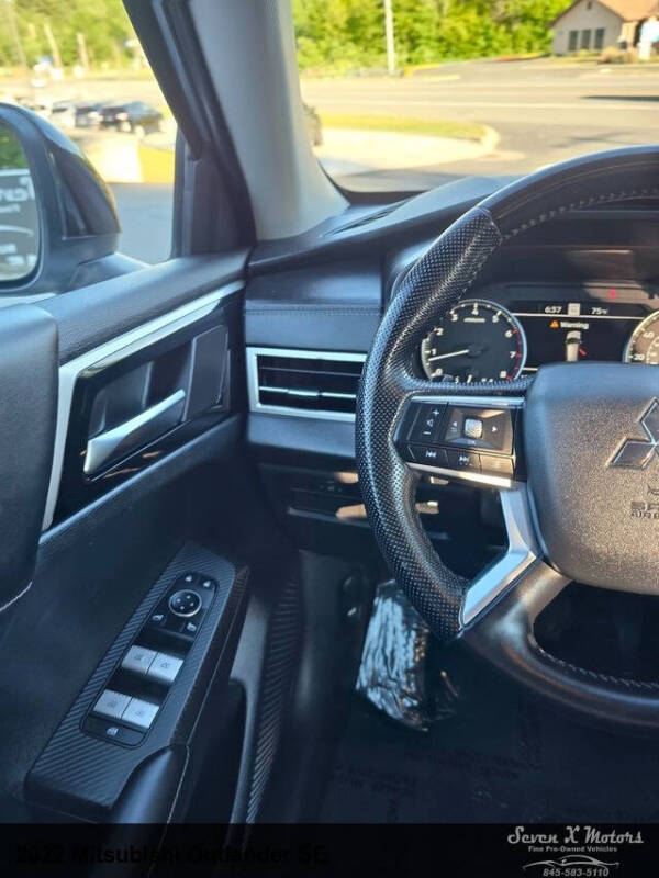 2022 Mitsubishi Outlander SE