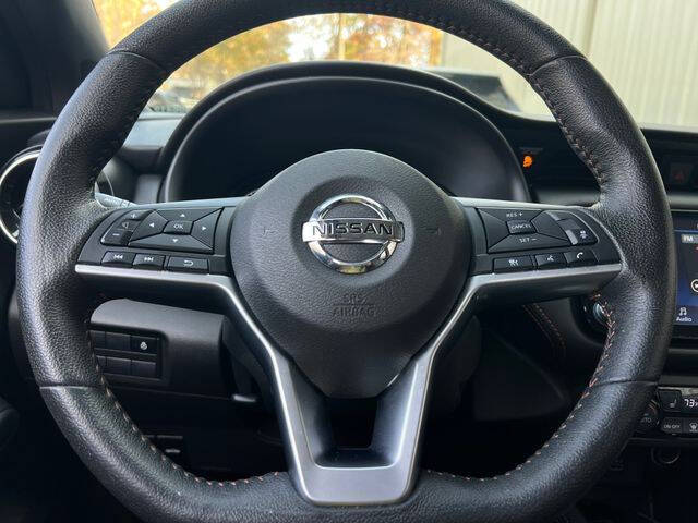 2021 Nissan Kicks SR