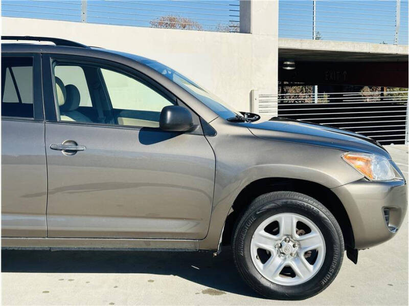 2010 Toyota RAV4 Base photo 13