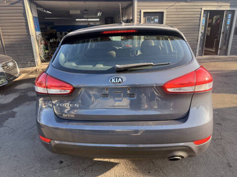 2016 Kia Forte5 LX
