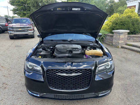 2018 Chrysler 300 S