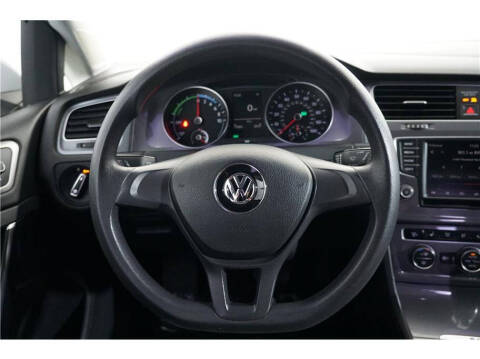 2016 Volkswagen e-Golf SE