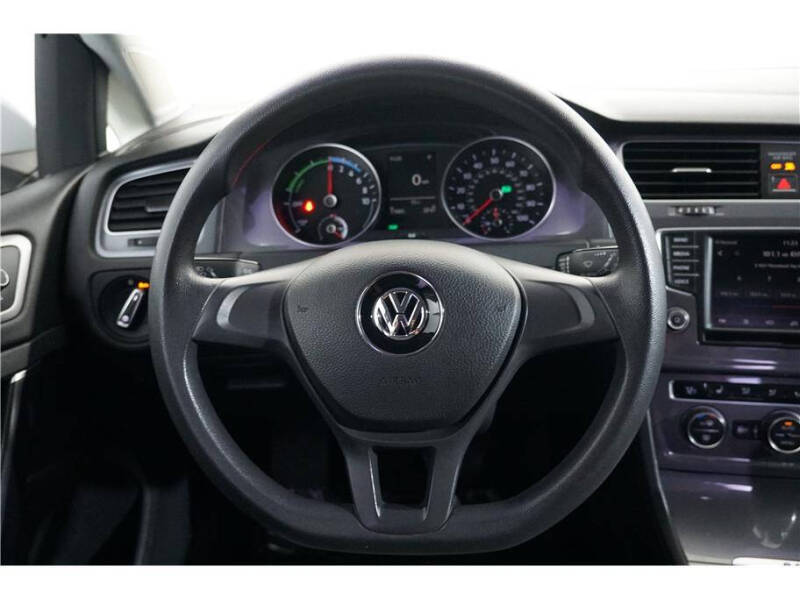 2016 Volkswagen e-Golf SE