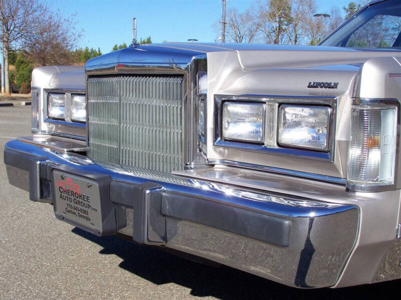1988 Lincoln Town Car Signature