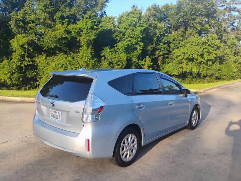 2014 Toyota Prius v Three