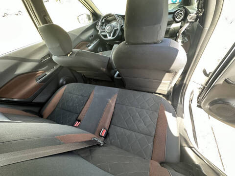 2019 Nissan Kicks SR