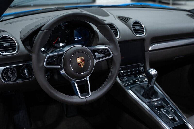 2022 Porsche 718 Boxster
