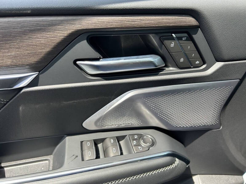 2025 GMC Acadia Denali