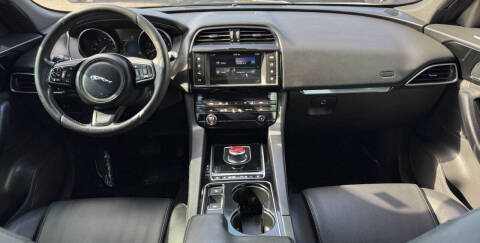 2017 Jaguar F-PACE 35t Premium