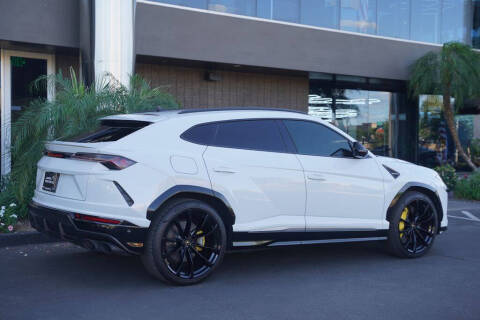 2020 Lamborghini Urus