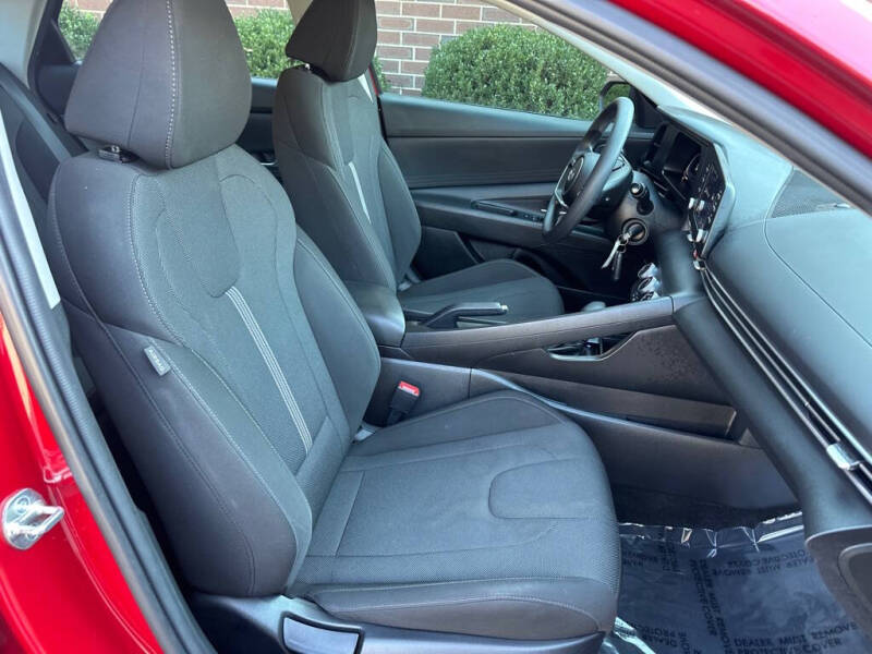 2024 Hyundai Elantra SE