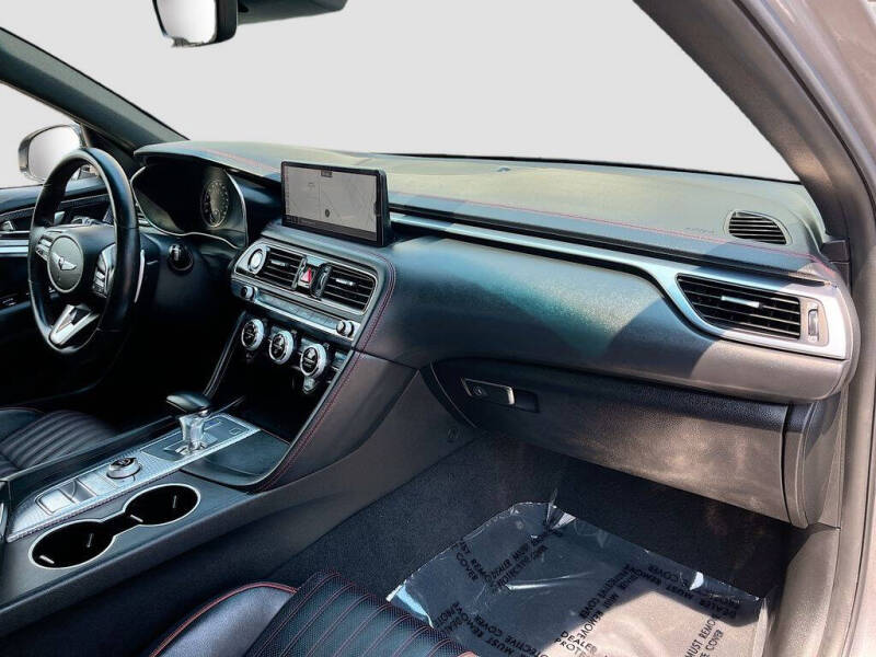 2023 Genesis G70