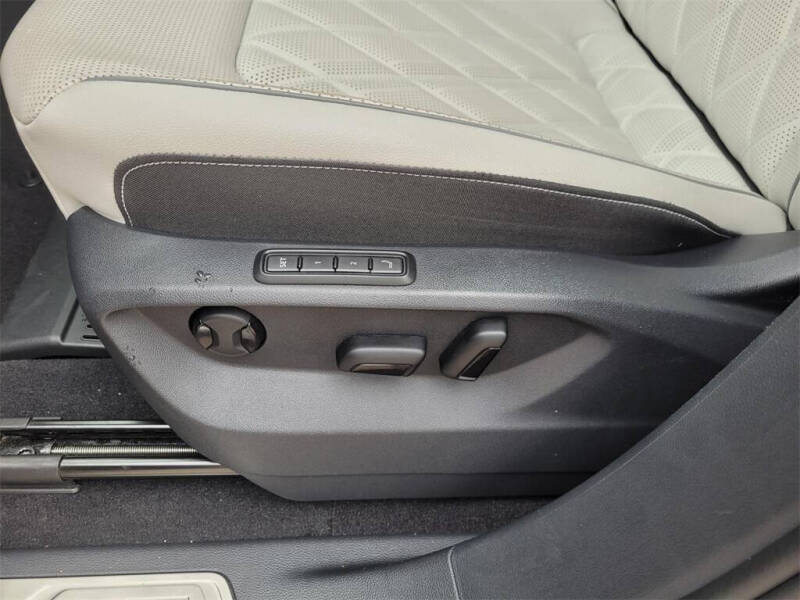 2025 Volkswagen Atlas Cross Sport SEL Premium R-Line 4Motion