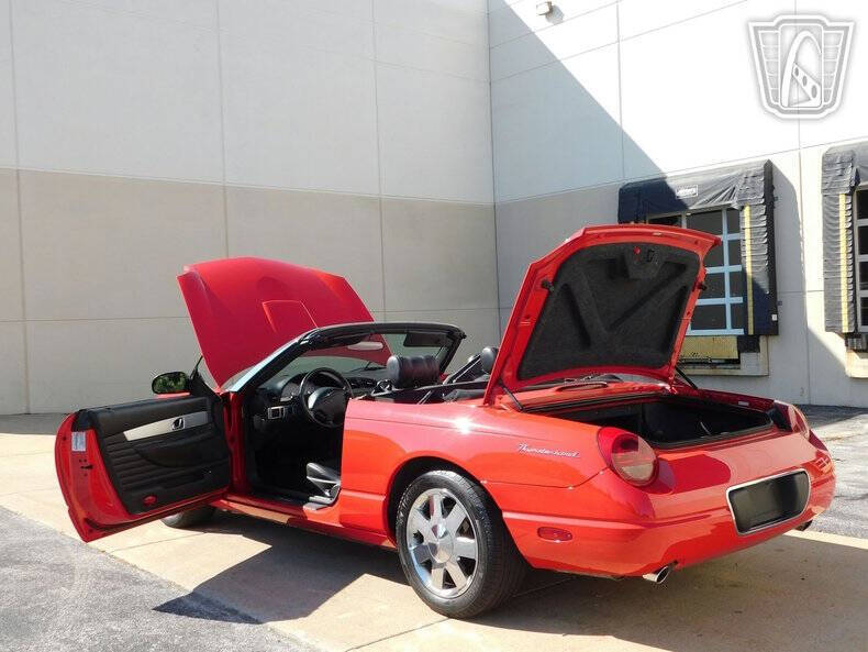 2002 Ford Thunderbird Deluxe