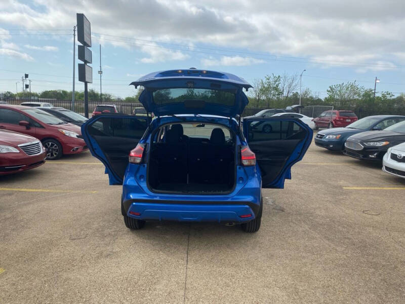 2022 Nissan Kicks S