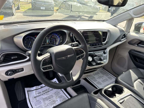2024 Chrysler Pacifica Touring L