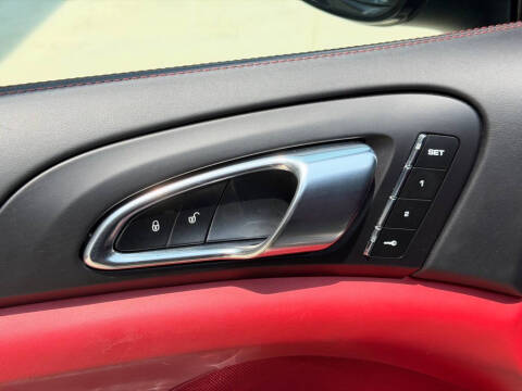 2016 Porsche Cayenne GTS