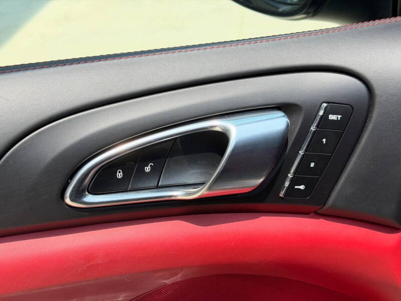 2016 Porsche Cayenne GTS