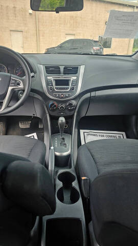 2017 Hyundai Accent SE