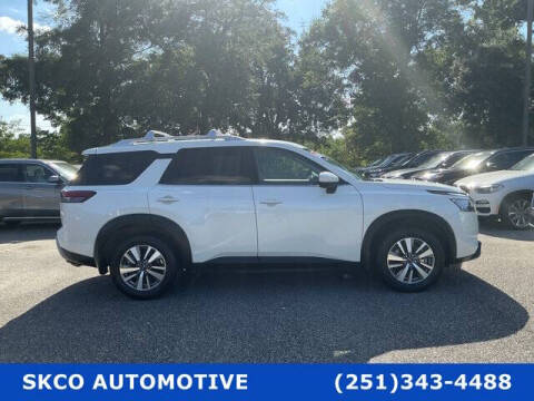 2023 Nissan Pathfinder SL
