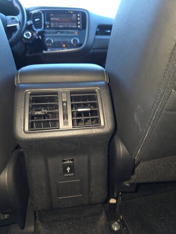 2019 Mitsubishi Outlander SE