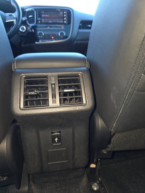 2019 Mitsubishi Outlander SE