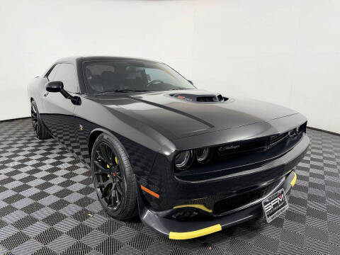 2016 Dodge Challenger 392 HEMI Scat Pack Shaker