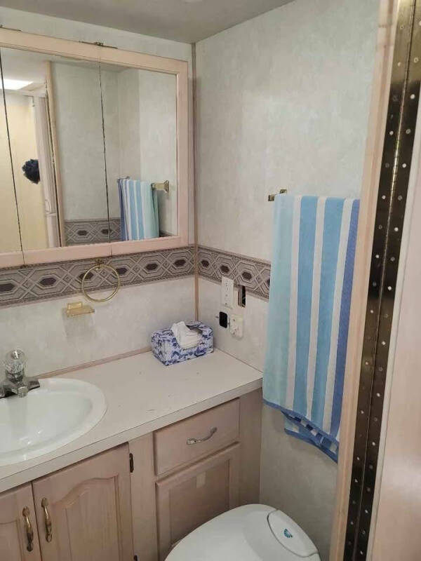 2002 Tiffin Allegro Bay 32' class A