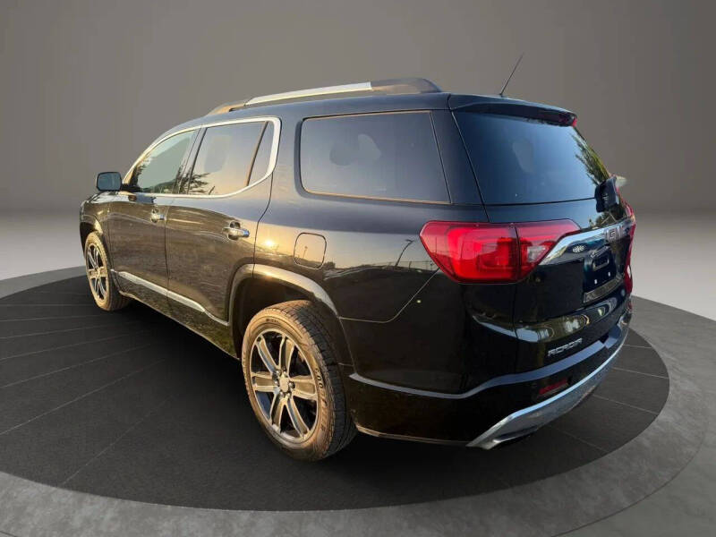 2017 GMC Acadia Denali