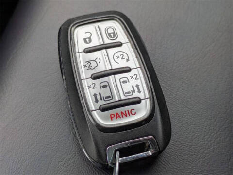 2024 Chrysler Pacifica Plug-In Hybrid Select