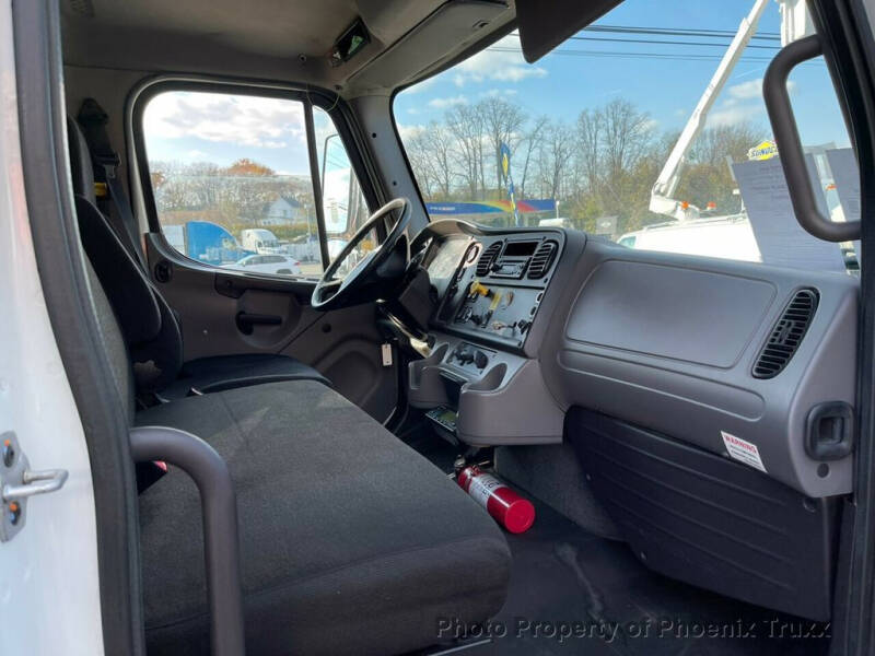 2015 Freightliner M2 106