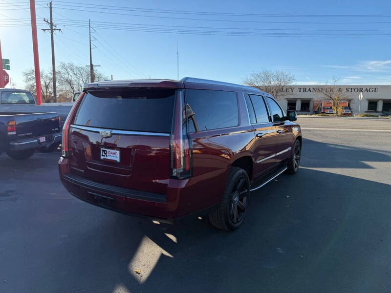 2017 Cadillac Escalade ESV Luxury