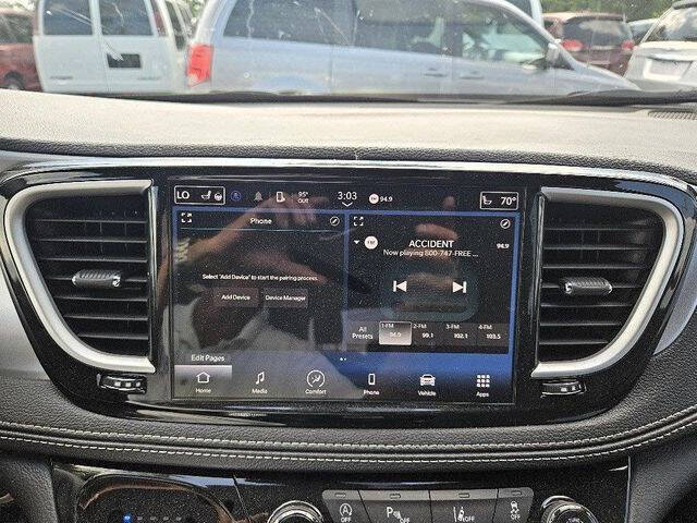 2024 Chrysler Pacifica Touring
