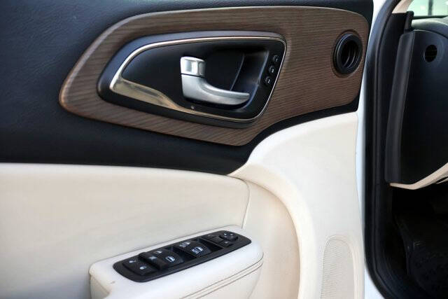 2015 Chrysler 200 C