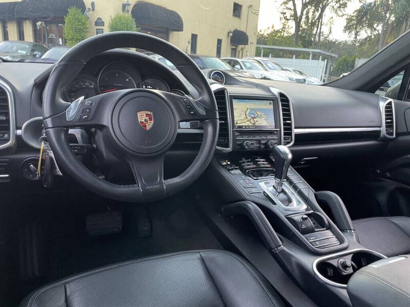 2014 Porsche Cayenne Platinum Diesel