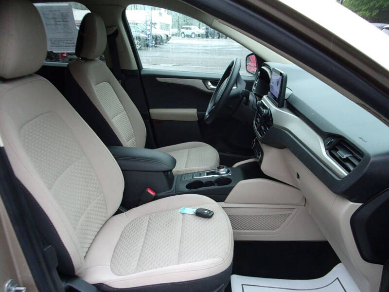 2020 Ford Escape SE