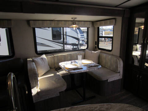 2019 Winnebago MInnie Plus Series 29DDBH