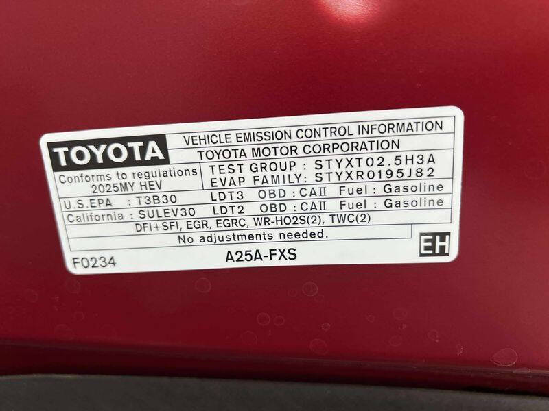 2025 Toyota Sienna LE 8-Passenger