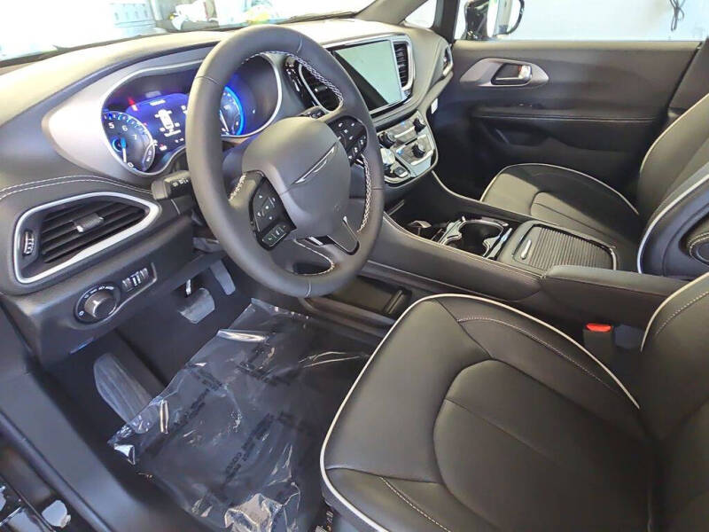2027 Chrysler Pacifica Limited